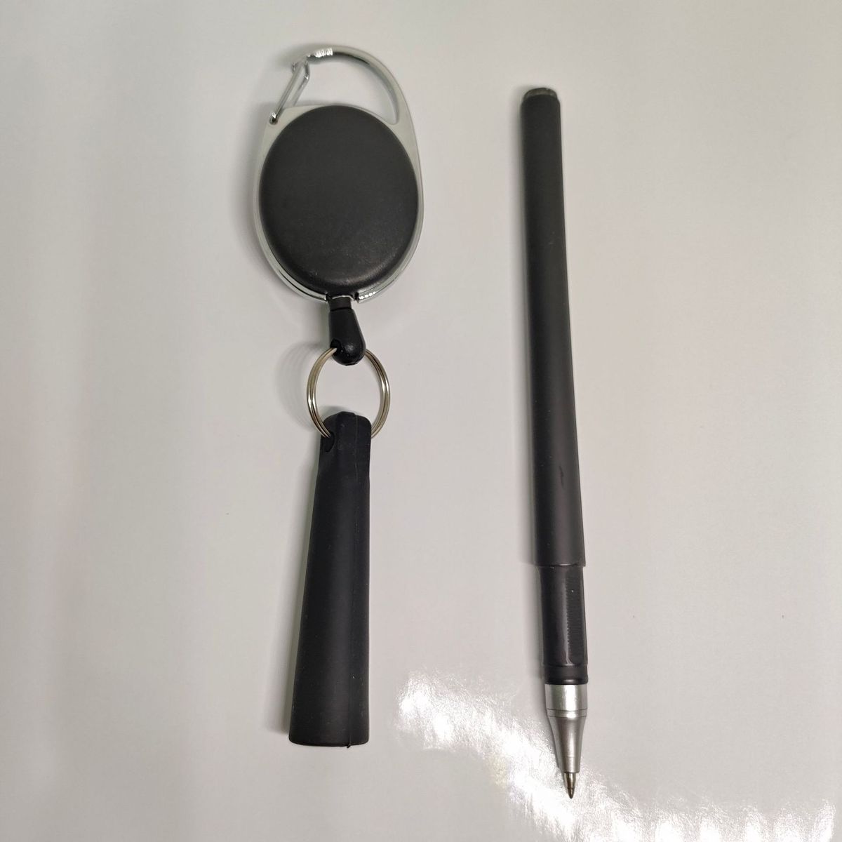 Retractable Pen Holder Reel #Y1752