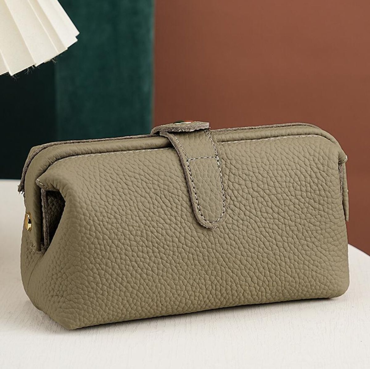 Leather Makeup Bag for Travel and Everyday Organization #Y1896